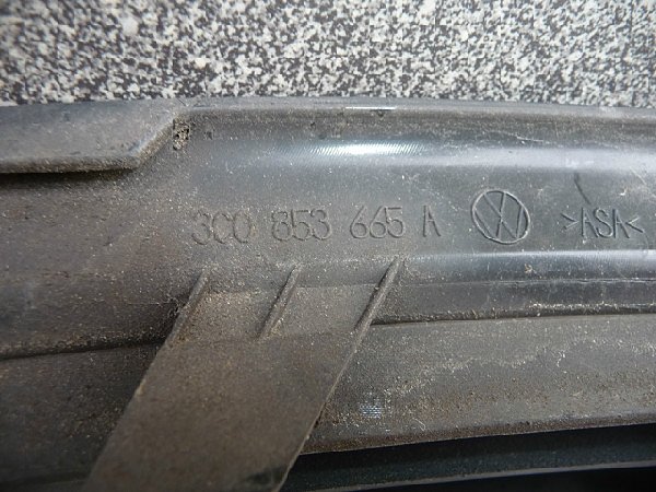 3C0 853 665A  Mřížka nárazníku krytka mlhovky LEVÁ VW Passat B6 C3  2006 - 2010 - 3