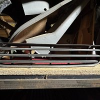 VW Passat B6 2009 3C0853677 Mřížka vedení vzduchu 2ZZ chromovy - 2