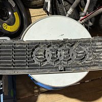 Přední maska  ​​chladiče Audi A8 D2 - 2