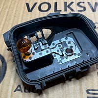 Držák krytu žárovky pravého zadního světla Volkswagen Sharan, diesel, 2014, 7N0945258, 103kW - 5
