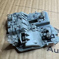VW Sharan 7N Alhambra 2010 - 2020  7N0 945 259 nosic zarovek vlevo uvnitr - 3