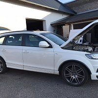 Sklo dveří pravé přední  Audi Q7 4L 4,2 TDI 2009 - 2