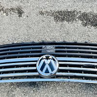 Mřížka chladiče VW 7LA853651C 7LA853653J Multivan T6.1 JEN CHROM A ZNAK ! - 7