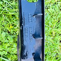 8W0 805 594 AUDI A4 B9 8W0805594 17-19 ORIGINÁL   Nosič zámku kapoty - 13