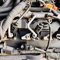 059 130 090 CN rozdelovac paliva + 057 130 764 AE ventil regulatoru tlaku VW Touareg 2 7P 2013 V6 3,0 - 2