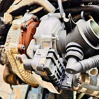 turbodmychadlo  VW Touareg 2 7P 2013 V6 3,0 TDI CRCA - 2