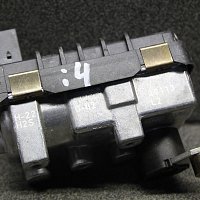 6NW009483 Originální ovládání pohonu turbodmychadla Audi A4 B7 8E 2.7 TDI  NOVÉ - 9
