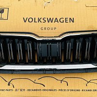 658 853 655 A Krytka  ZD4 satenove cerna KRYT radaru do masky Škoda Kamiq 2024 face - 3