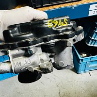 04L 131 501 E V140 VALEO Ventil zpětného vedení zplodin Originál VW AUDI - 3