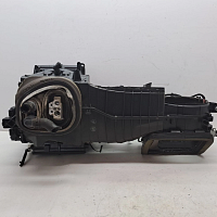 Servomotor pro víčko odmrazovače okenního skla pro vozidla s elektronicky rizenou klimatizaci V107 - 3