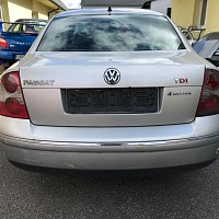 3B5 845 026    Sklo dveří vpravo vzadu zelena  1 limuzina - 2