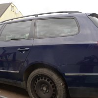 3C9 845 025 C  Sklo dveří vlevo vzadu zelena/cerna  1 variant - 2