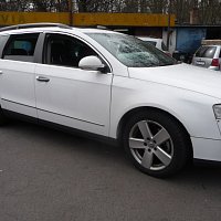 3C9 845 026 B  Sklo dveří vpravo vzadu zelena  1 variant - 2