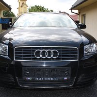 4F1 837 016    Zámek dveří s kontaktním spínačem dveří strana spoluj. - 2