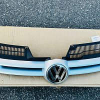 Mřížka chladiče VW Golf 5 (1K) 1K0853655A  stříbrný přední - 4