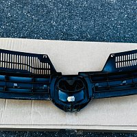 Mřížka chladiče VW Golf 5 (1K) 1K0853655A  stříbrný přední - 5