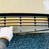 Středová spodní ventilační mřížka předního nárazníku pro VW CC PASSAT  (358) 2012-2017 - 3