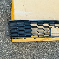 Mřížka nárazníku střed Fabia 3 III facelift 6V0853677G - 3