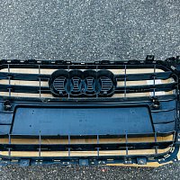 Audi A4 B8 maska ​​chladiče 8K0853651E černý lak   8K0 853 651 E  T94 Maska chladice cerna-leskla - 7