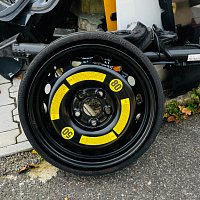 7L0 601 027A VW Touareg 7L0 Audi Q7 4L rezervní dojezdové kolo nafukovací rezerva - 3