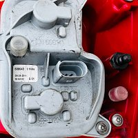 4G9 945 221    nosic zarovek PATICE ZADNÍ světlo lampa - 2