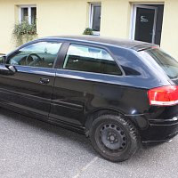 8P3 809 837  Audi A3 8P 3 DVEŘ  postranice vlevo vzadu BOK zadní blatník  LEM KOLA BOČNICE - 2