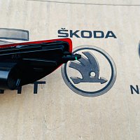 4M0 945 096 Svítilna zadní skupinová zarovka vpravo Audi Q7 2025 - 7