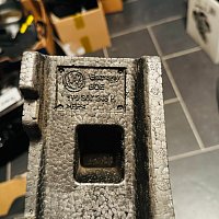 PĚNOVÁ VÝPLŇ PŘEDNÍ VOLKSWAGEN TOURAN 1T 1T0807248K - 2