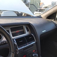 4L1 857 134    Víko odkládací přihrádky - 2