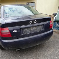 8D0 407 257 AL Skříň ložiska kola  Audi A4 1.8 20V - 3