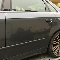 8E5 827 705 L  Těsnění pro víko KUFRU SEDAN ZADNÍ DVEŘE PIRELKA - 2