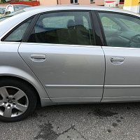 8E0 809 905 B   Víčko palivové nádrže  klapka pro plneni paliven s lapaci miskou - 2