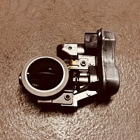 VW PASSAT 2013-2015.  1K0253691E Škrtící klapka. 1K0 253 691 E V150 - 3