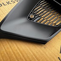 Mřížka nárazníku pravá Audi Q8 4M8 - 2