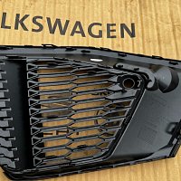 Mřížka nárazníku pravá Audi Q8 4M8 - 5