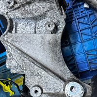 Držák čerpadla posilovače řízení 059145169P - 4