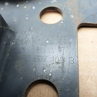 1T0 807 109 B  Výztuha proti nárazu z boku vpredu - 2