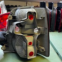 VW Touran 1T Facelift Zadní světlo levé Hella 1T0945095N 1T0945111K - 3