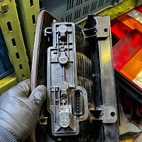 VW Caddy 2K originální zadní světlo - 2