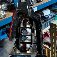 Levé zadní světlo 12V PY21W HELLA s technologií žárovek pro VW TRANSPORTER T5 - 2