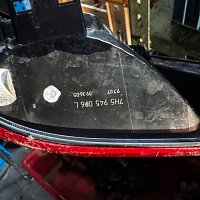 Levé zadní světlo 12V PY21W HELLA s technologií žárovek pro VW TRANSPORTER T5 - 3