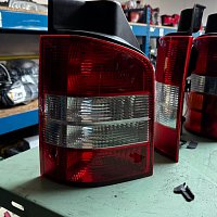 Levé zadní světlo 12V PY21W HELLA s technologií žárovek pro VW TRANSPORTER T5 - 4