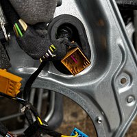 Motorek spouštěče oken  Dveře řidiče  VW T5 2.0TDI Multivan - 4Motion - Team - 3