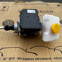 4M0 614 105 AA posilovac brzd (elektromechanicky) D - 05.02.2024>> - 5