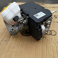 4M0 614 105 AA posilovac brzd (elektromechanicky) D - 05.02.2024>> - 9