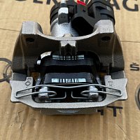 VCR281 NOVÝ brzdový třmen pro AUDI A3 8Y 30TDI - 5R3615406A - Zadní pravý - Elektrický - 5