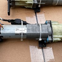 ELEKTROMOTOR ZADNÍCH VÝKLOPNÝCH DVEŘÍ AUDI Q5 8R ZADNÍ PRAVÝ - 6