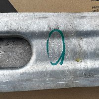 AUDI A4 B9 Výztuha tlumič nárazů předního nárazníku 8W0807113 - 2