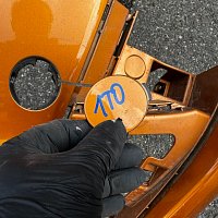 1T0 807 241 C GRU  VW Touran (1T1) Přední nárazník  Krytka tažného oka - 2