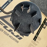 VW Touran (1T1) Přední nárazník  OSTŘIKY - 24